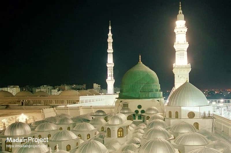 Under the green dome rest Muhammad, Abu Bakr, and ʿUmar—three graves that changed world history.